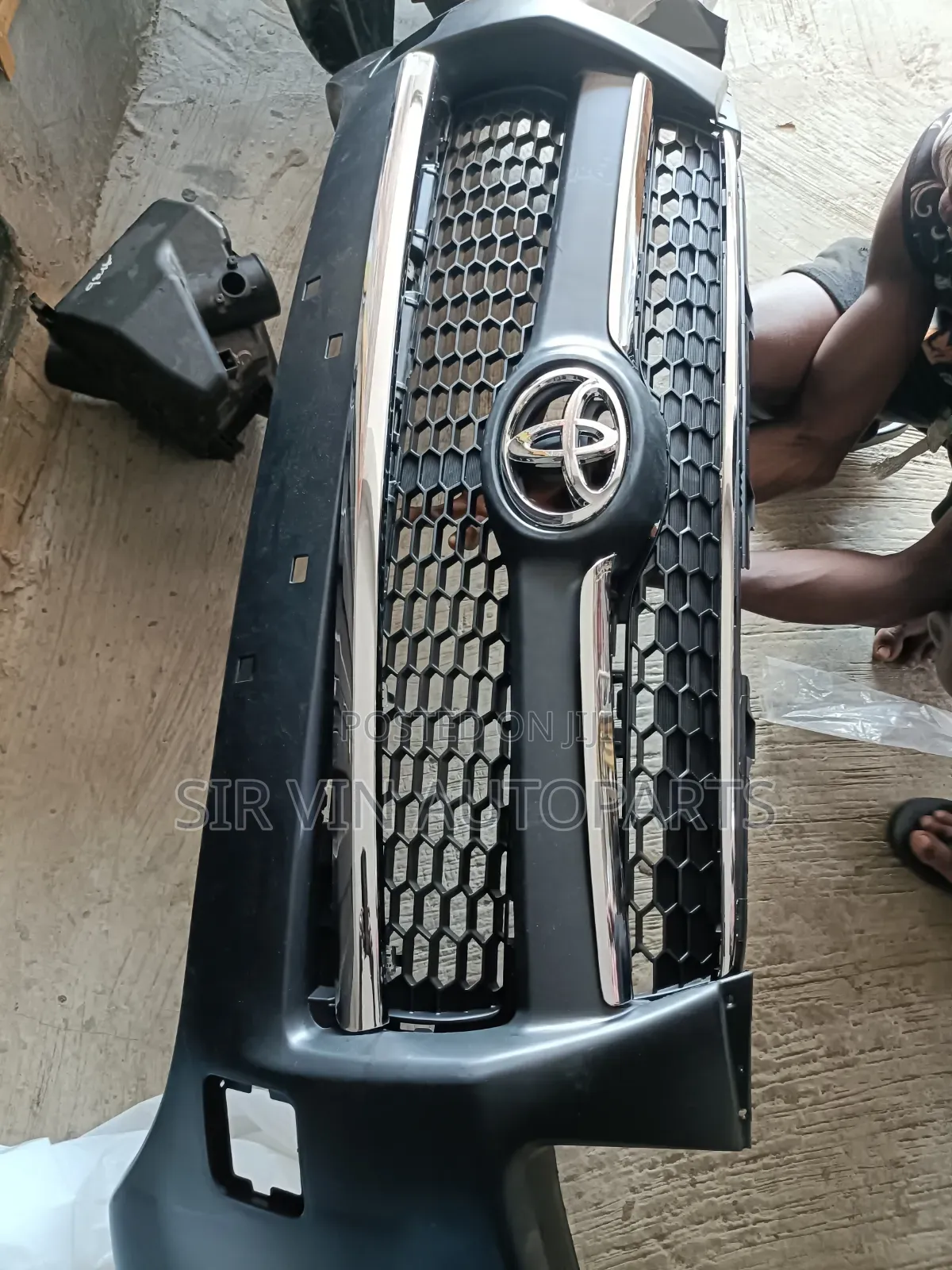 Front Bumper Toyota Rav 4 20110/2012 (Tiger Face)