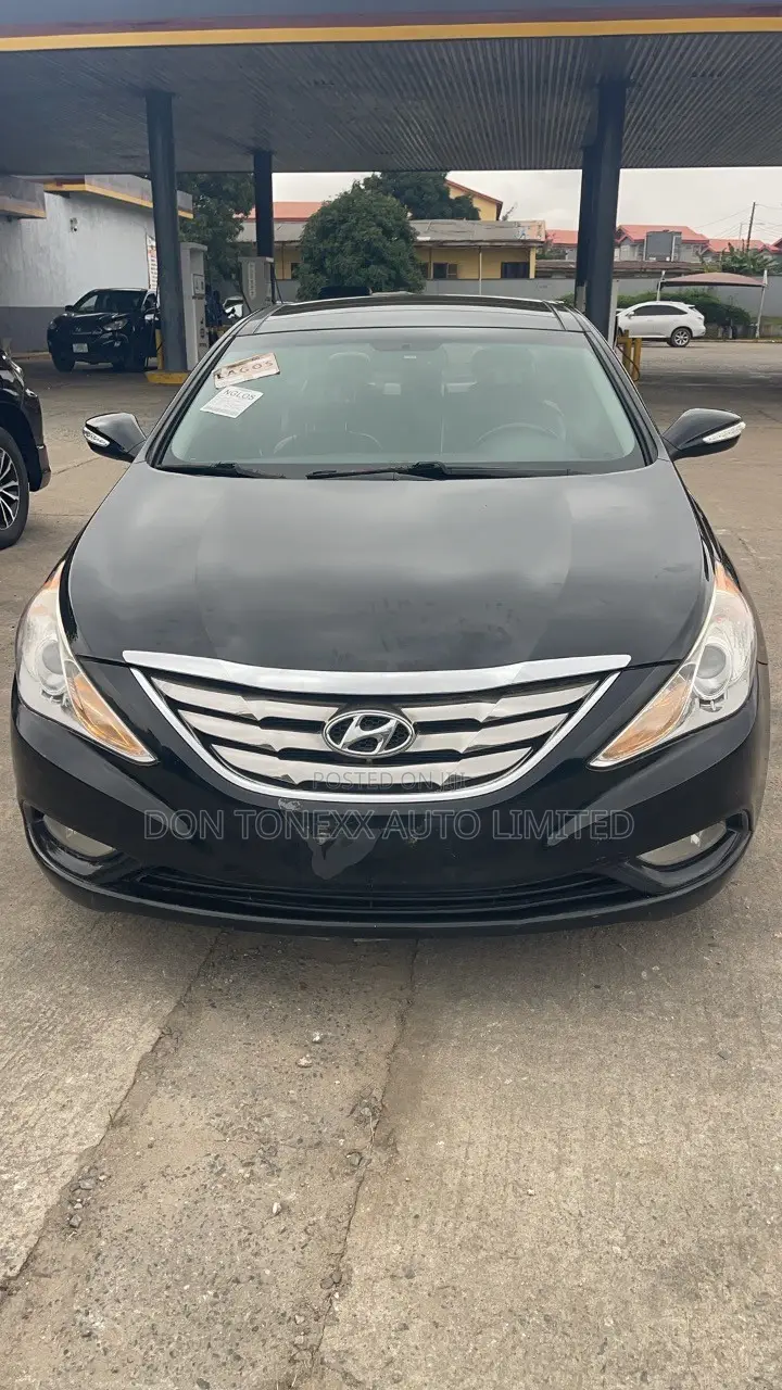 Hyundai Sonata Limited Sedan FWD (2.4L 4cyl 6A) 2012 Black