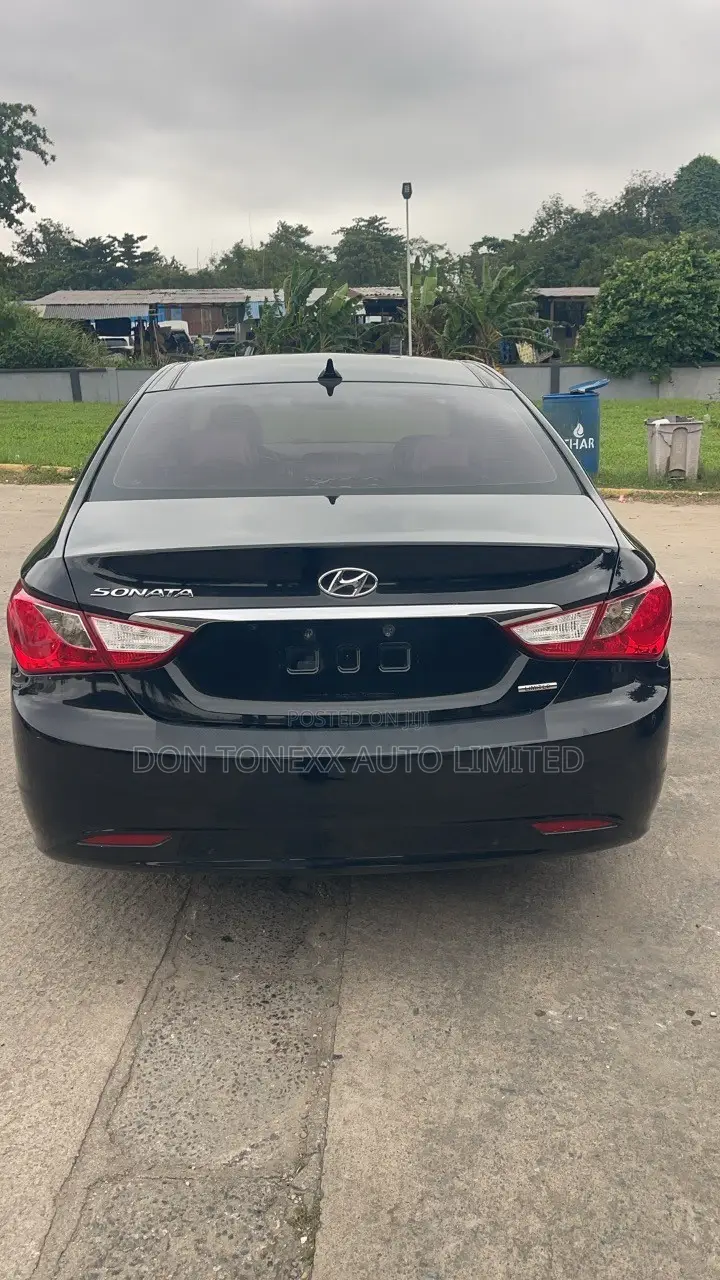 Hyundai Sonata Limited Sedan FWD (2.4L 4cyl 6A) 2012 Black