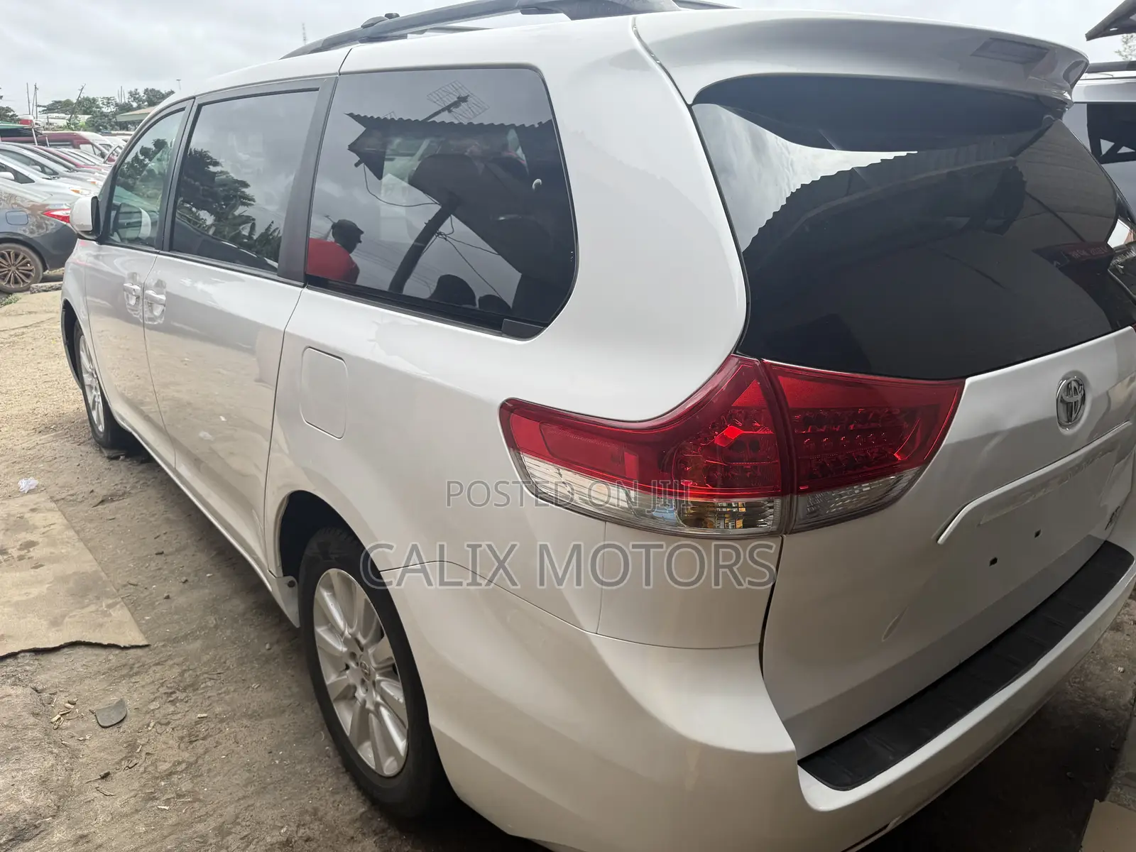 Toyota Sienna 2013 White