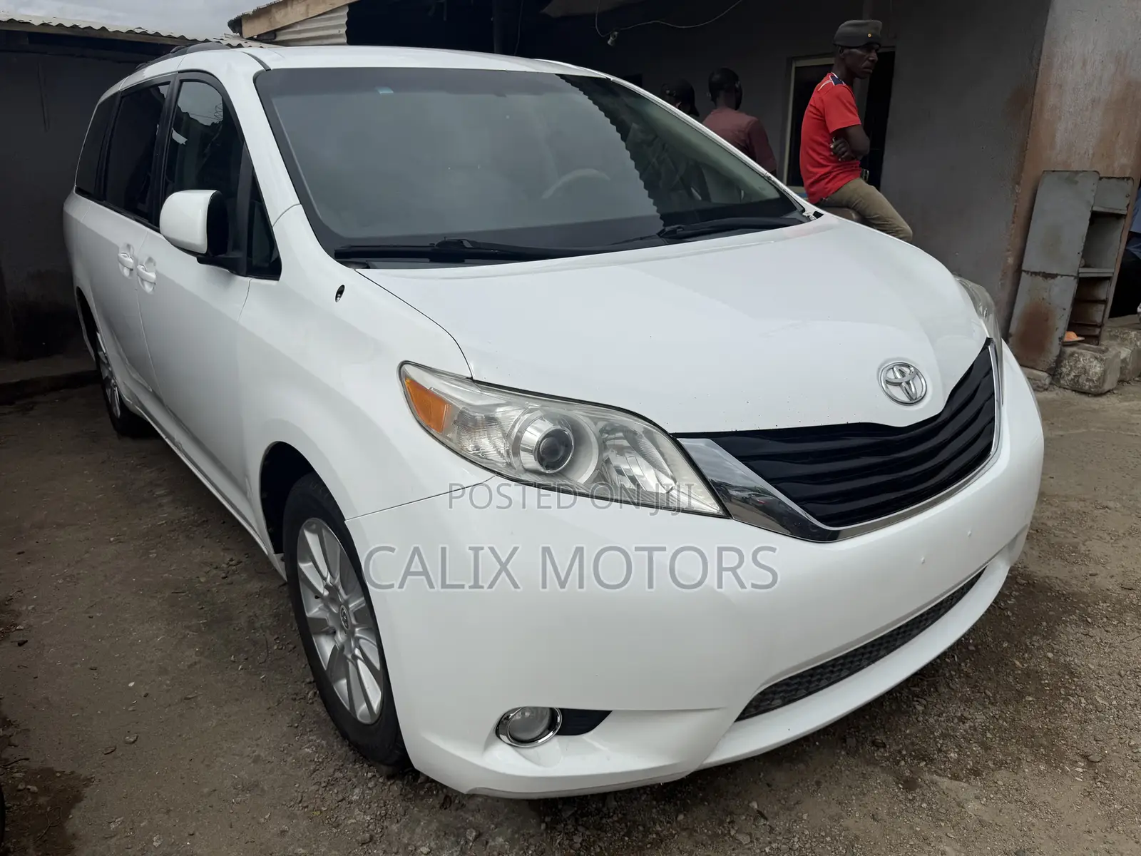 Toyota Sienna 2013 White
