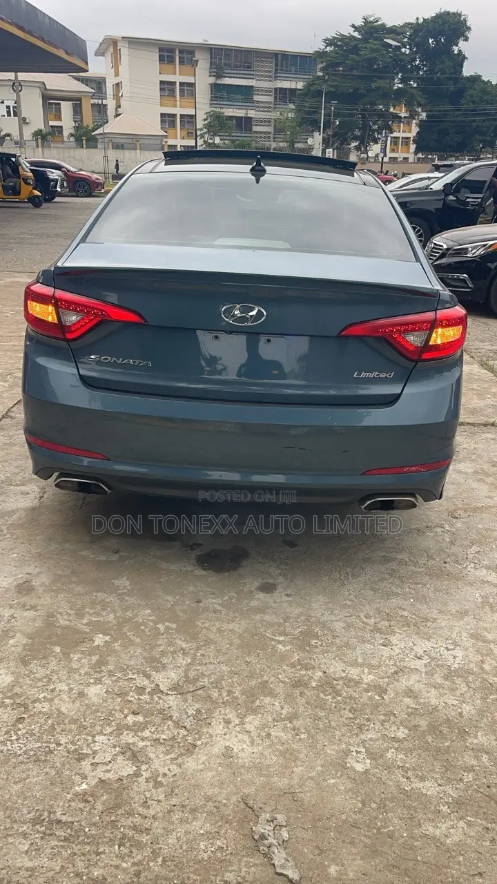 Hyundai Sonata Limited 4dr Sedan (2.4L 4cyl 6A) 2015 Blue