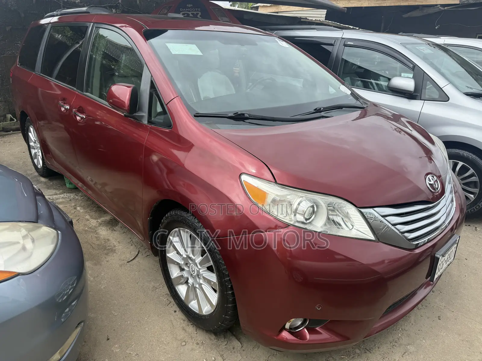 Toyota Sienna 2013 Red