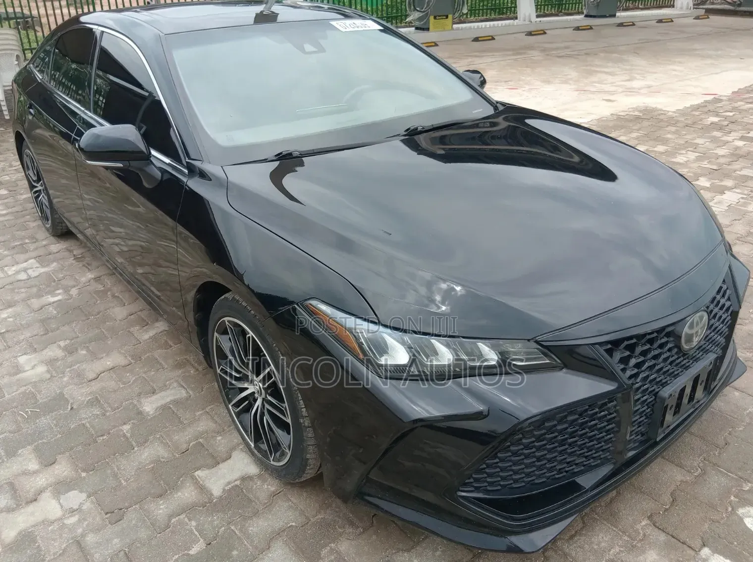 Toyota Avalon XSE FWD Sedan (3.5L V6 8A) 2019 Matt Black