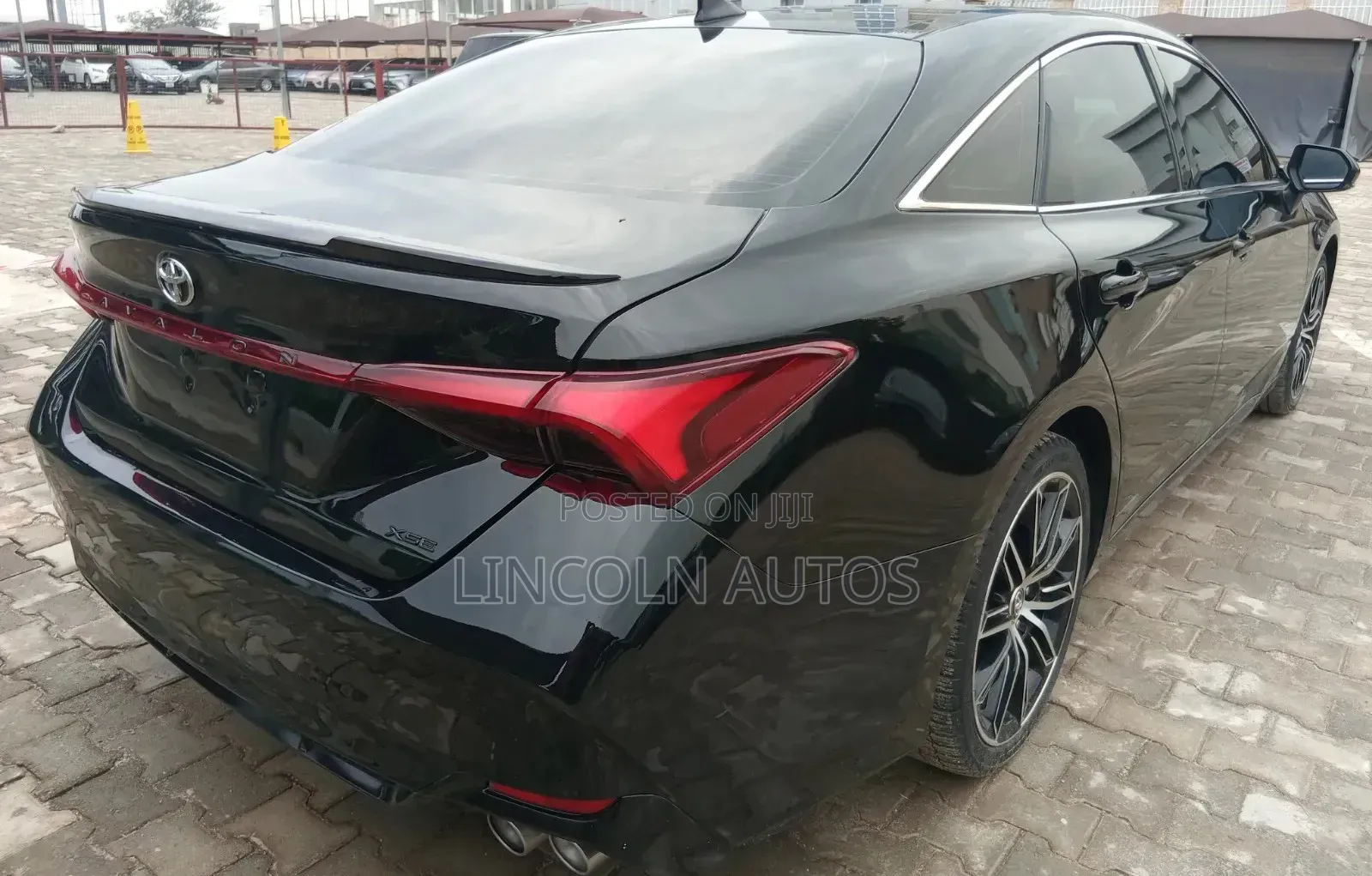 Toyota Avalon XSE FWD Sedan (3.5L V6 8A) 2019 Matt Black