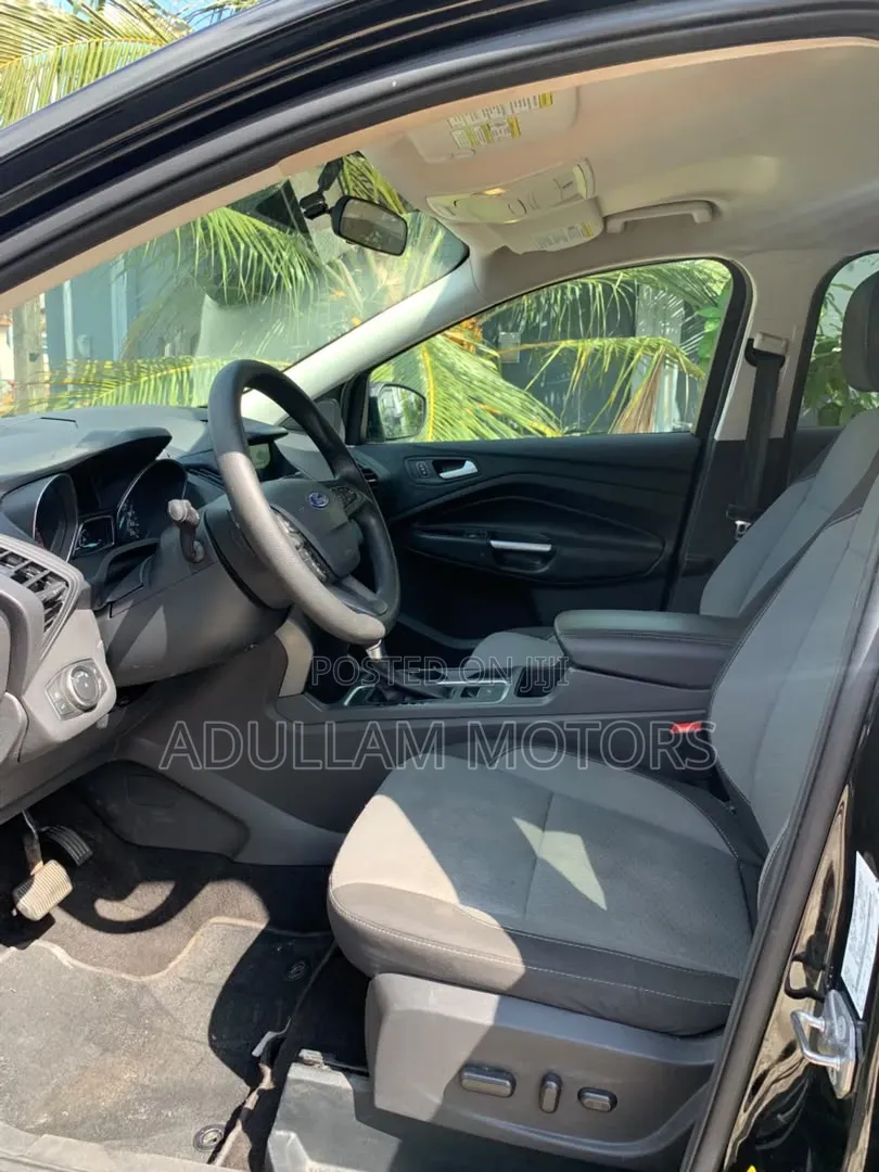Ford Escape SE FWD 2017 Black