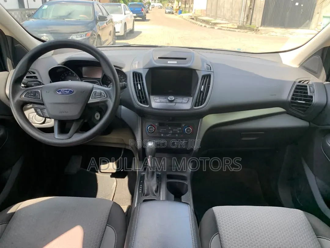 Ford Escape SE FWD 2017 Black