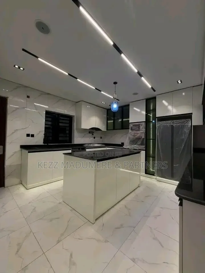 4bdrm Duplex in Woji , Port Harcourt for sale