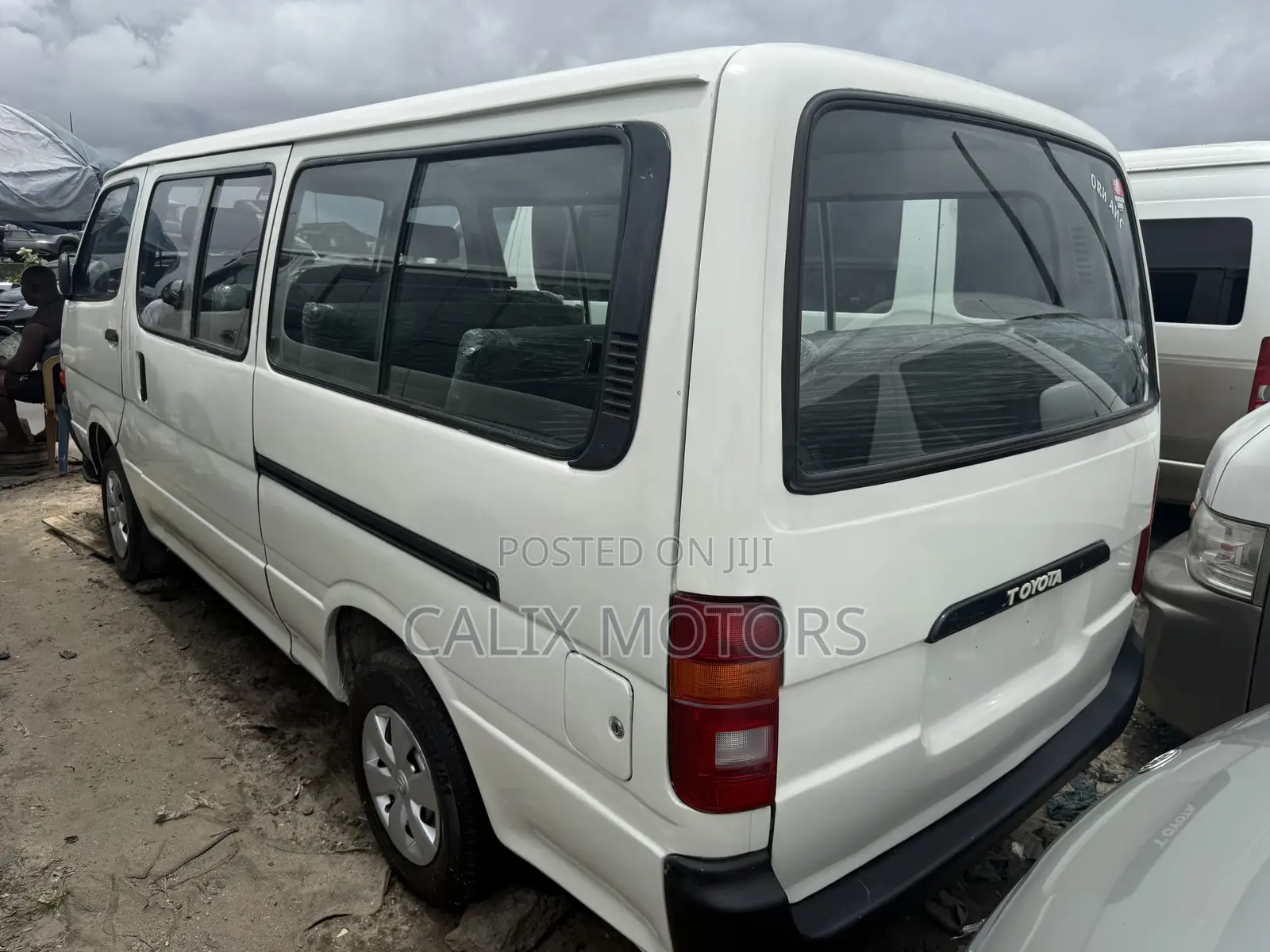 Toyota HiAce 2006 White