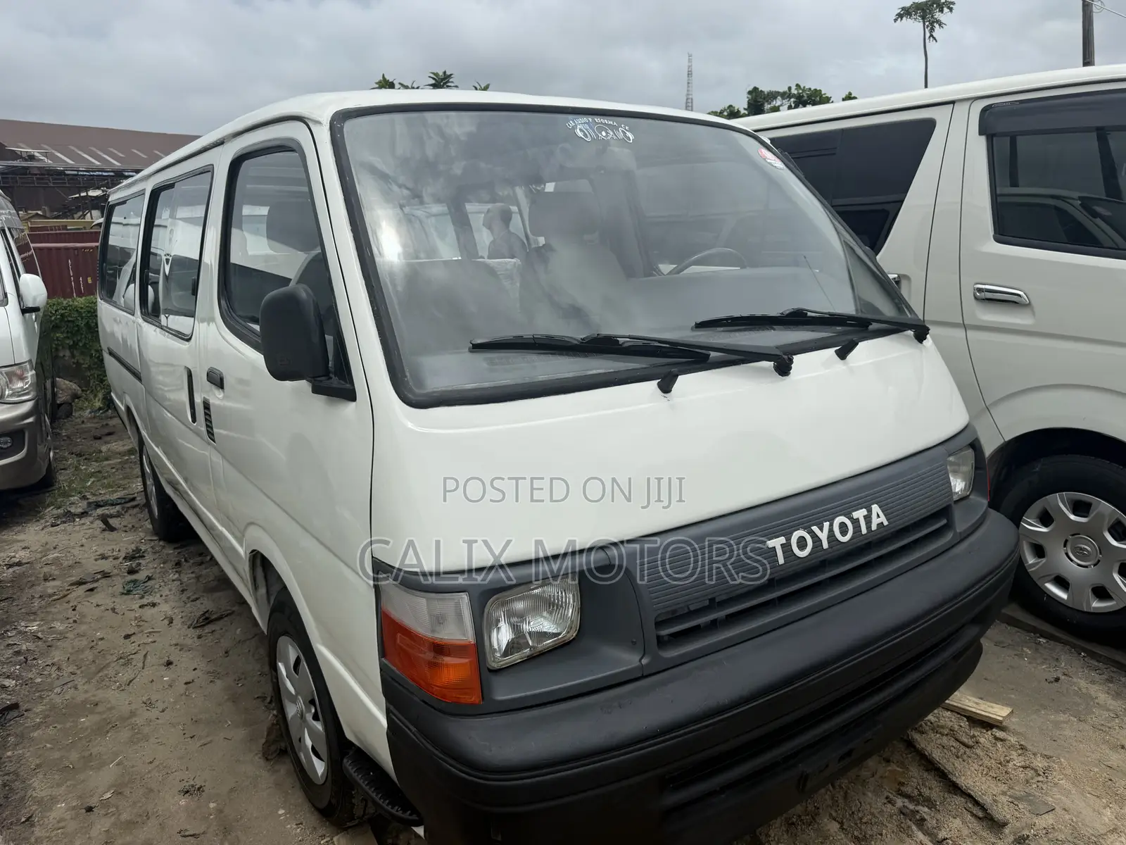 Toyota HiAce 2006 White