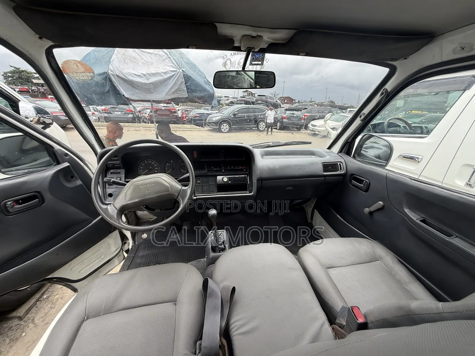 Toyota HiAce 2006 White