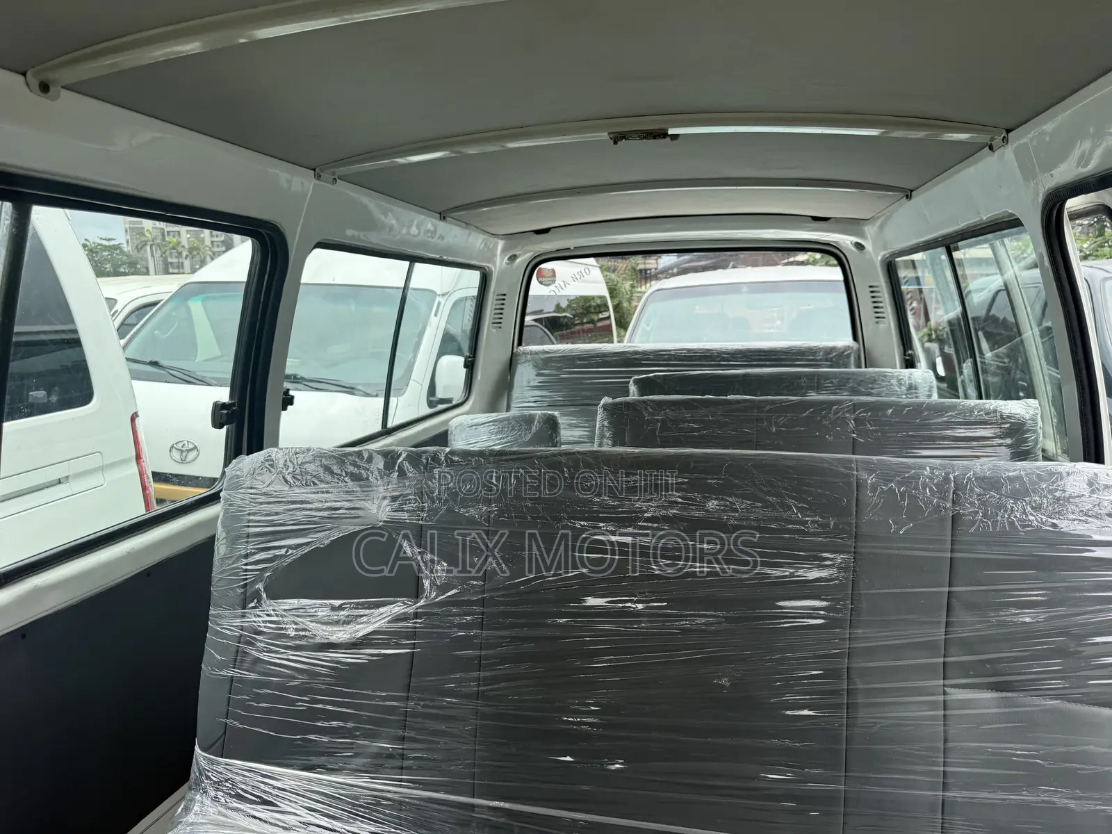 Toyota HiAce 2006 White