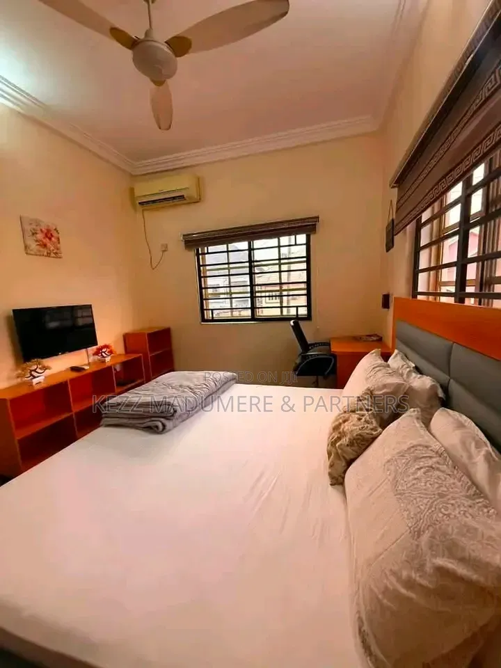 5bdrm Block of Flats in Rumuibekwe Housing for sale