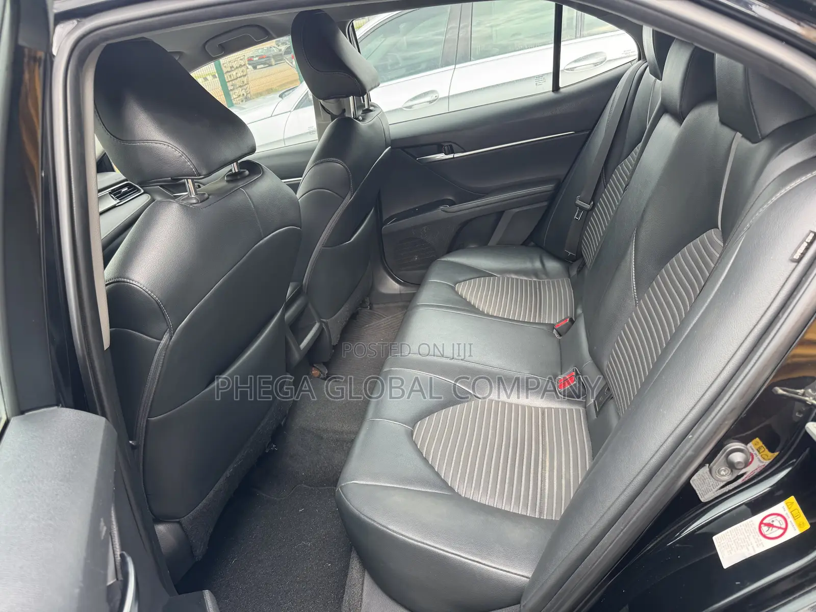 Toyota Camry SE (2.5L 4cyl 8A) 2019 Black