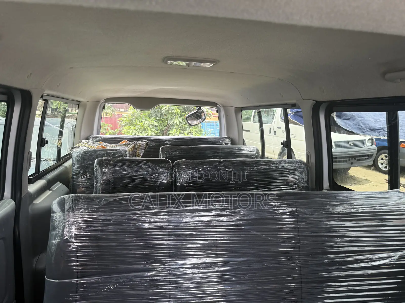 Toyota HiAce 2010 Silver