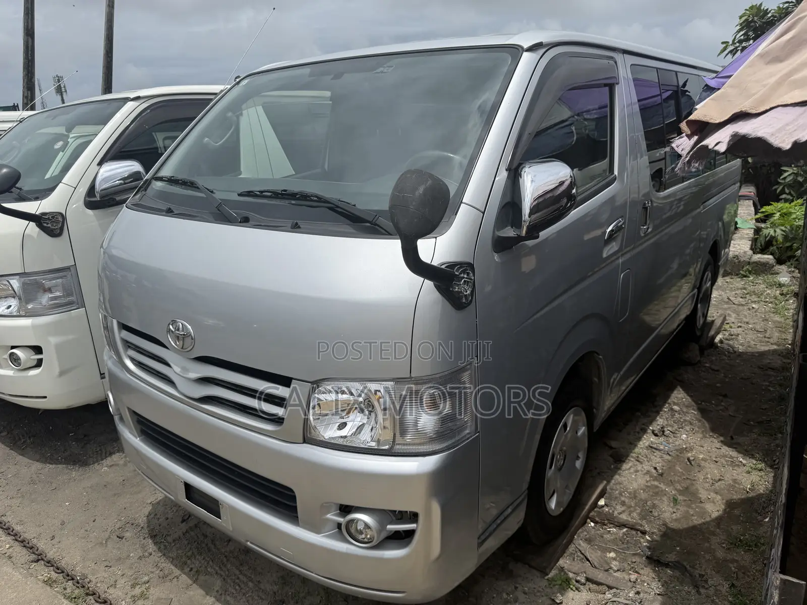 Toyota HiAce 2010 Silver