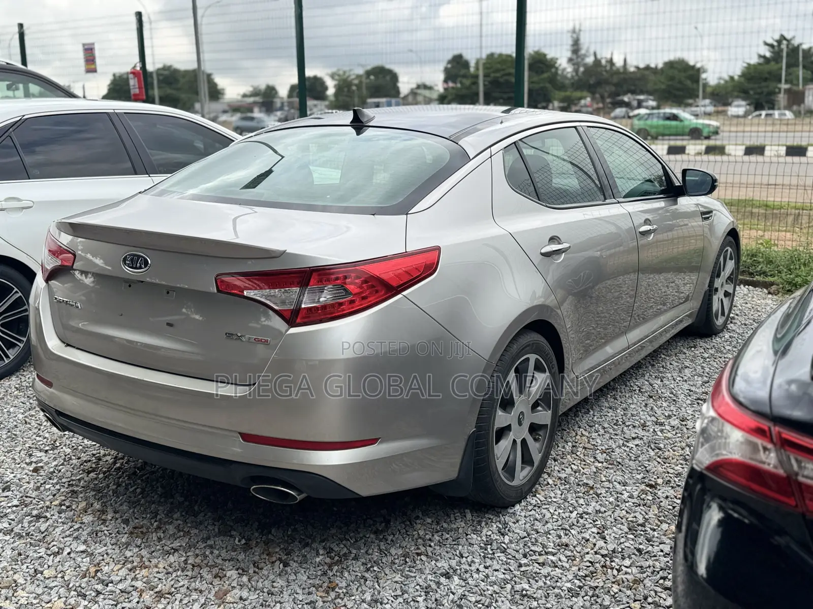 Kia Optima EX Turbo Sedan (2.0L 4cyl 6A) 2011 Gold