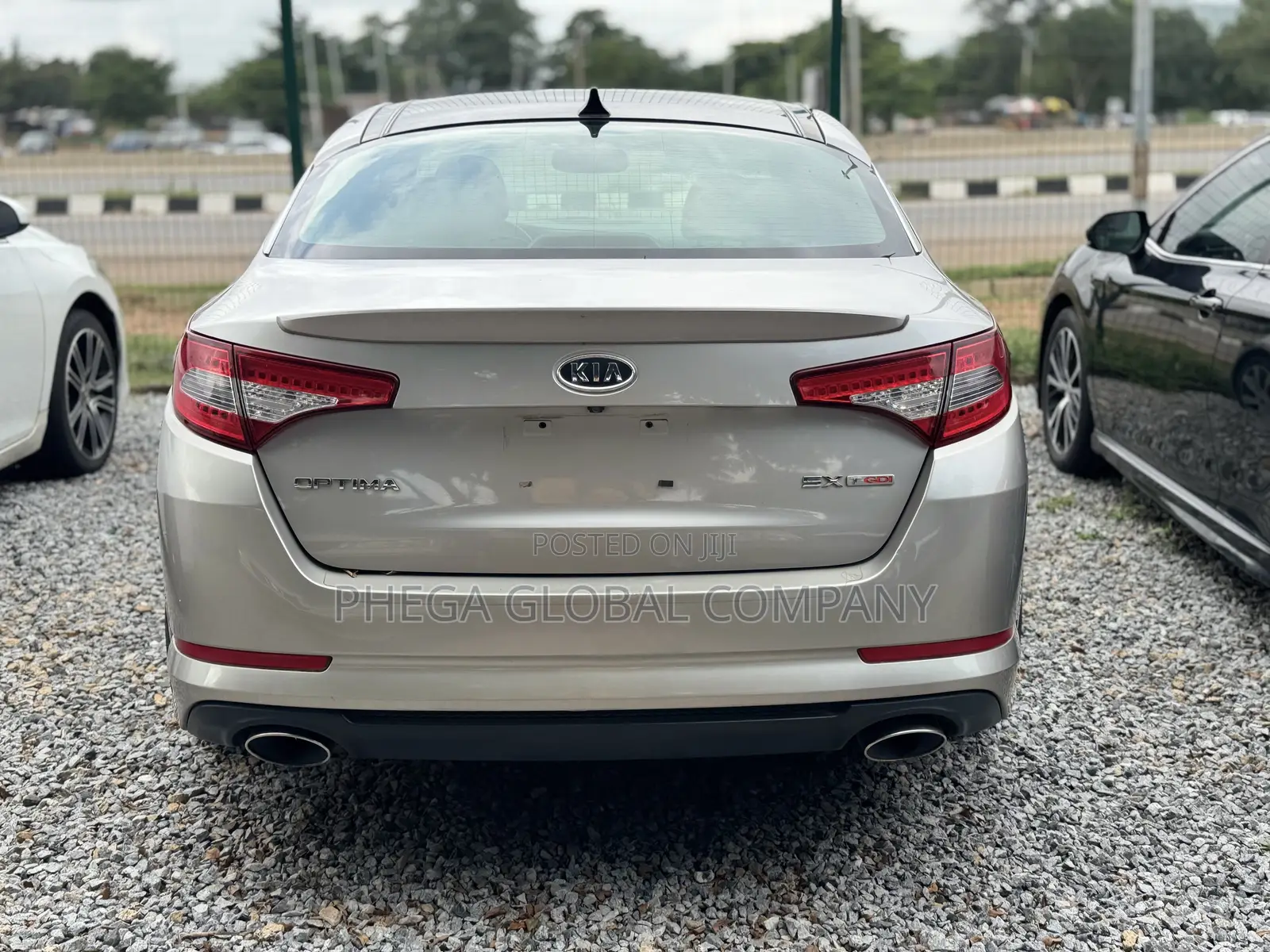 Kia Optima EX Turbo Sedan (2.0L 4cyl 6A) 2011 Gold