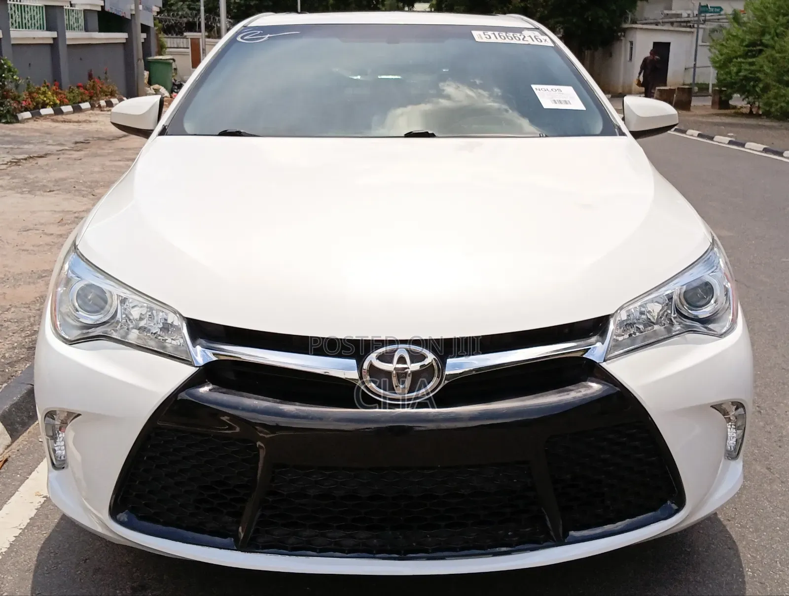 Toyota Camry XSE 4dr Sedan (2.5l 4cyl 6A) 2016 Off white
