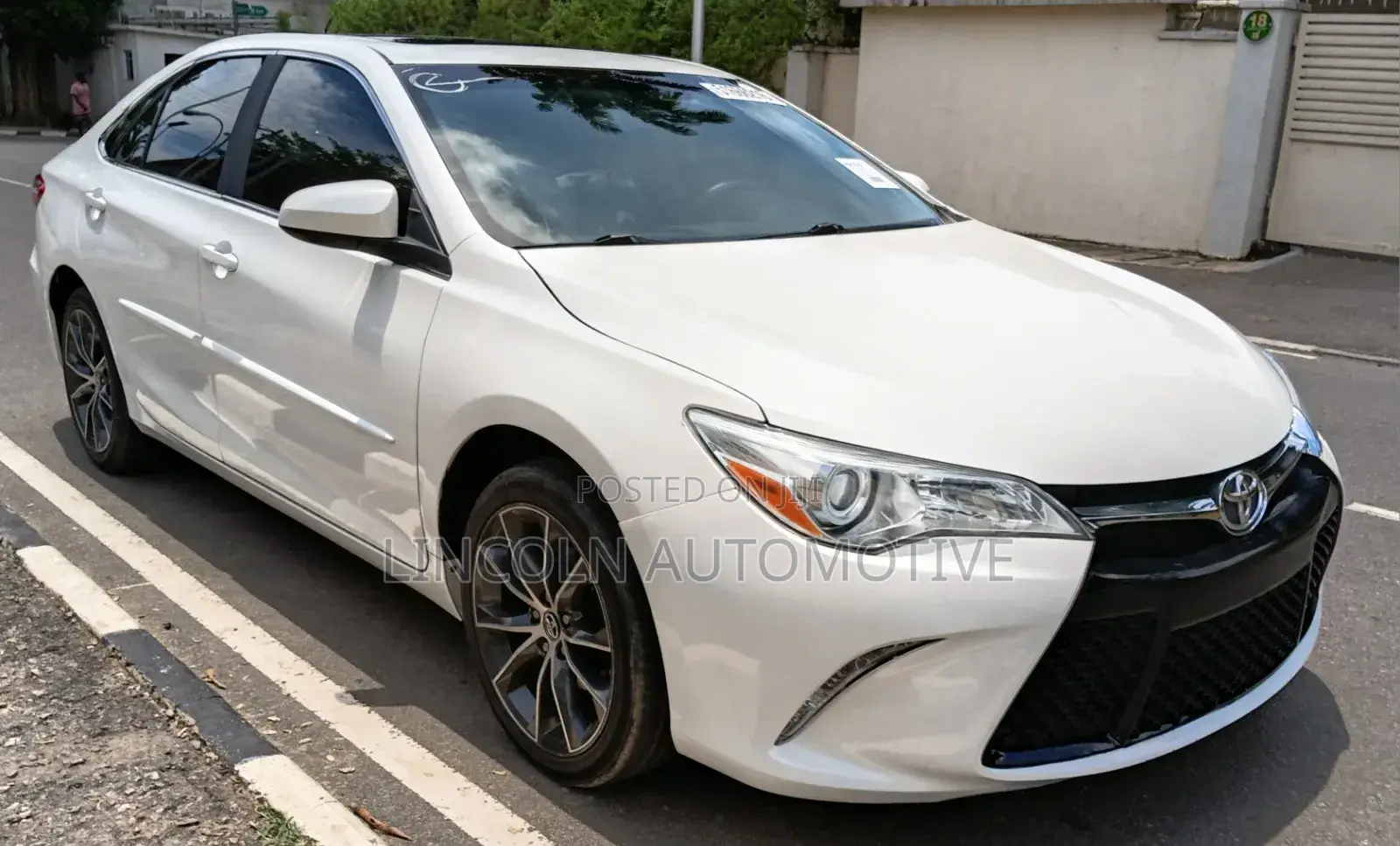 Toyota Camry XSE 4dr Sedan (2.5l 4cyl 6A) 2016 Off white
