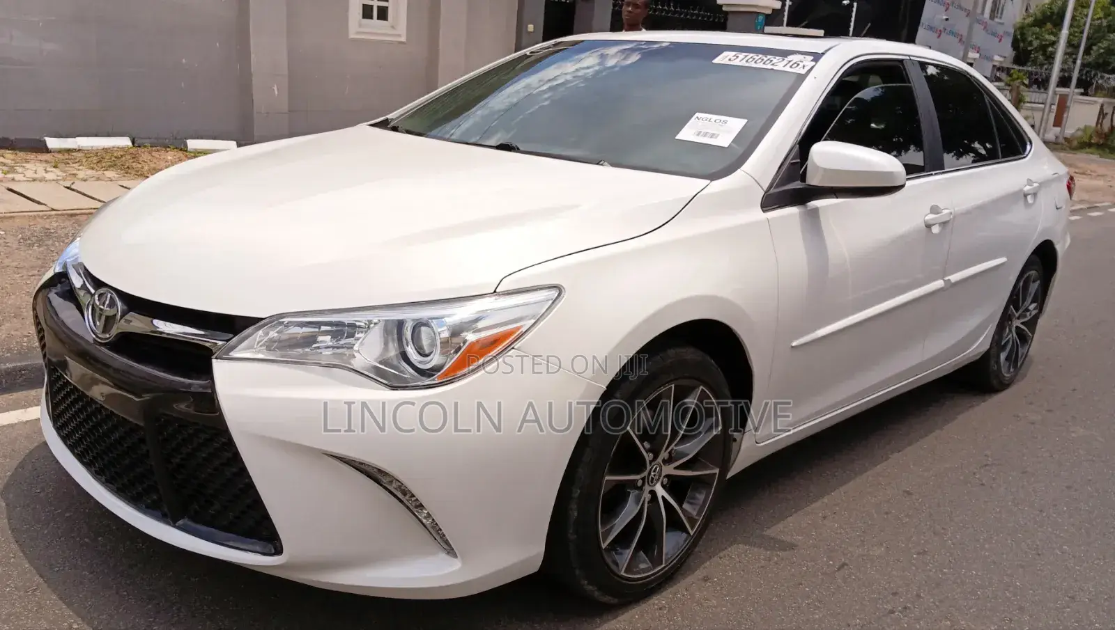 Toyota Camry XSE 4dr Sedan (2.5l 4cyl 6A) 2016 Off white