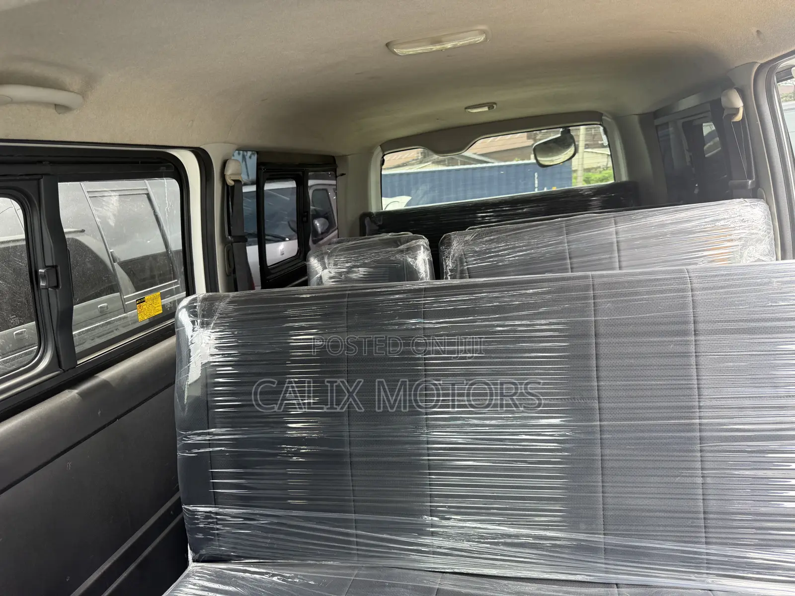Toyota HiAce 2014 White