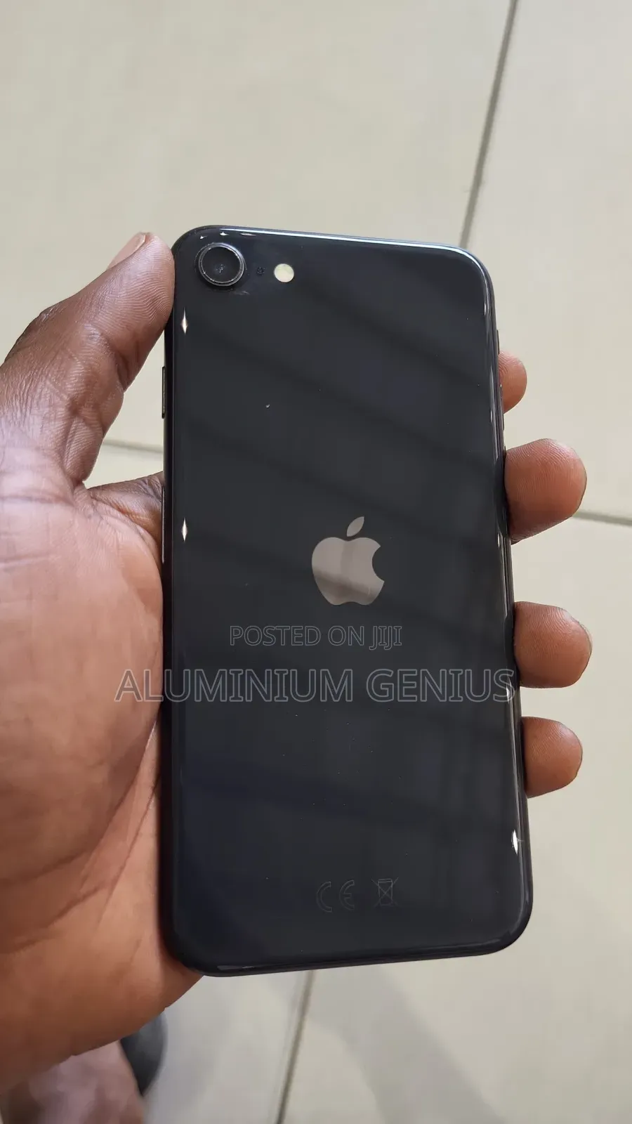 Apple iPhone SE (2020) 64 GB Black