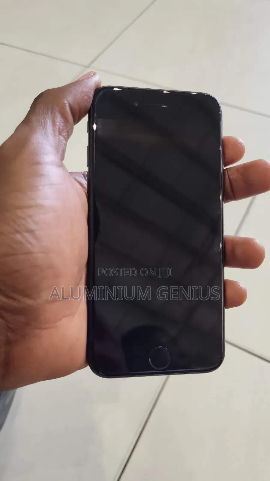 Apple iPhone SE (2020) 64 GB Black