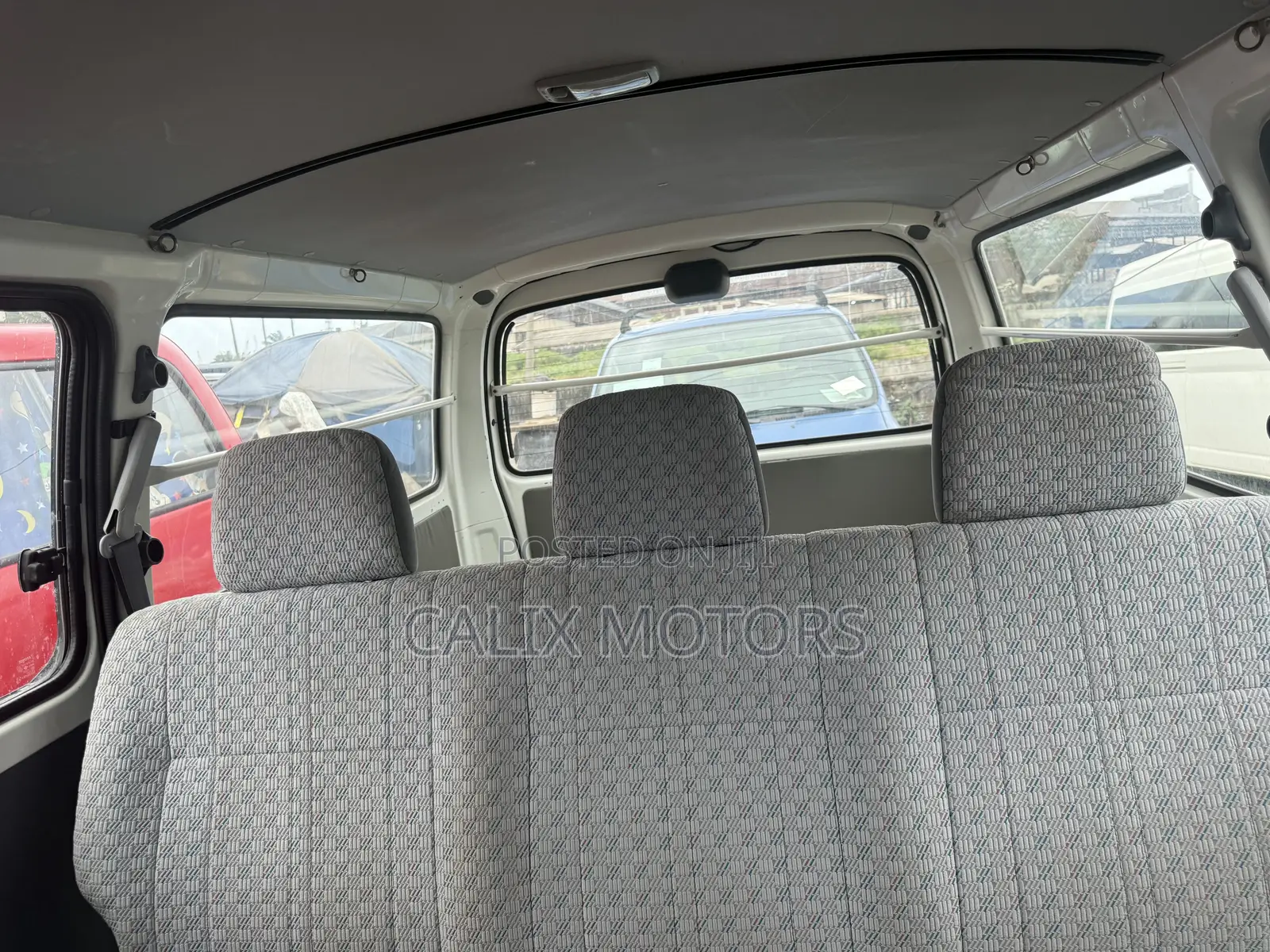 Toyota HiAce 2006 White