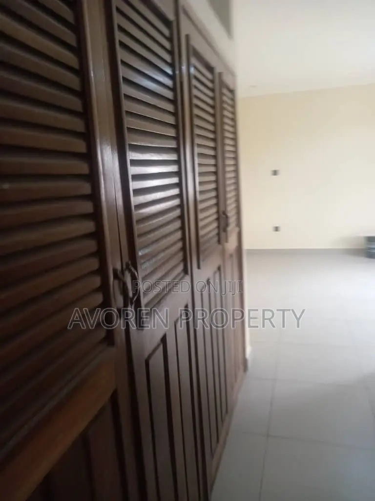 4bdrm Apartment in Carlton Gate Estate, Chevron for rent
