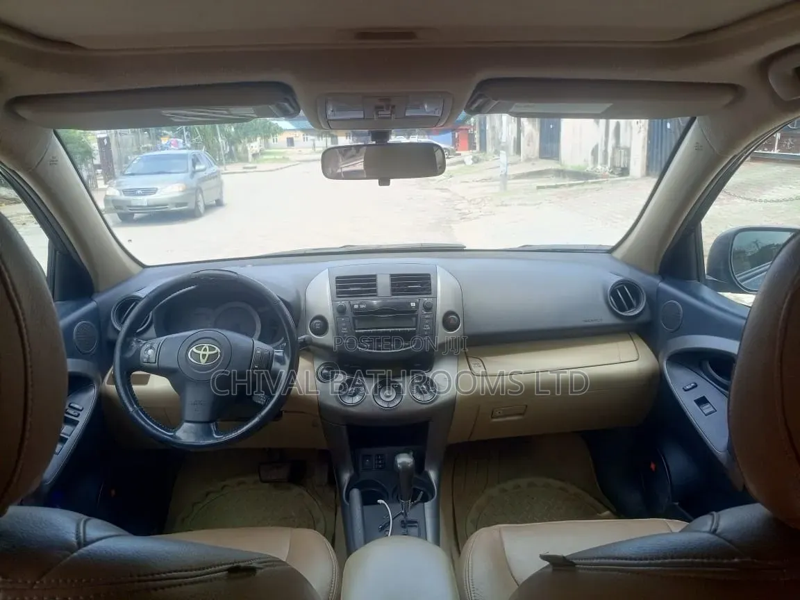 Toyota RAV4 2010 Black