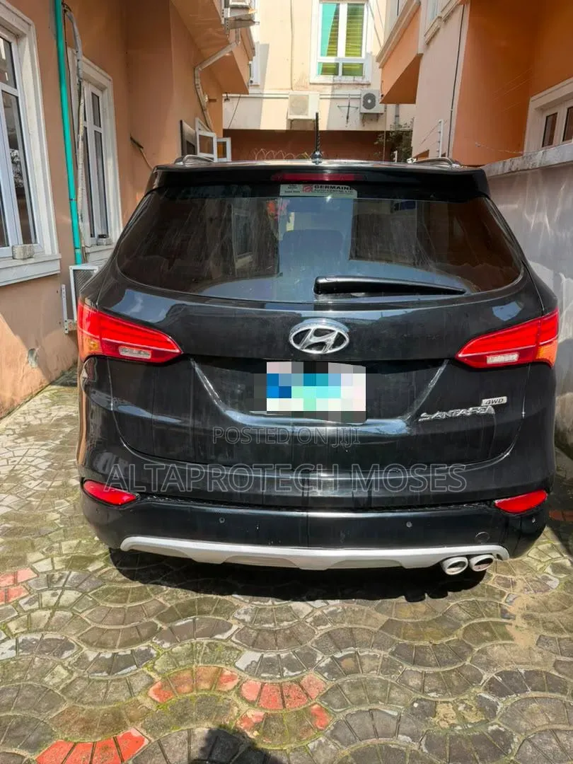 Hyundai Santa Fe Limited 4dr SUV (3.3L 6cyl 6A) 2015 Black