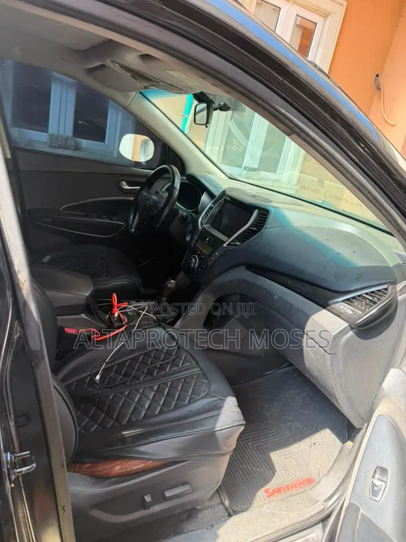 Hyundai Santa Fe Limited 4dr SUV (3.3L 6cyl 6A) 2015 Black