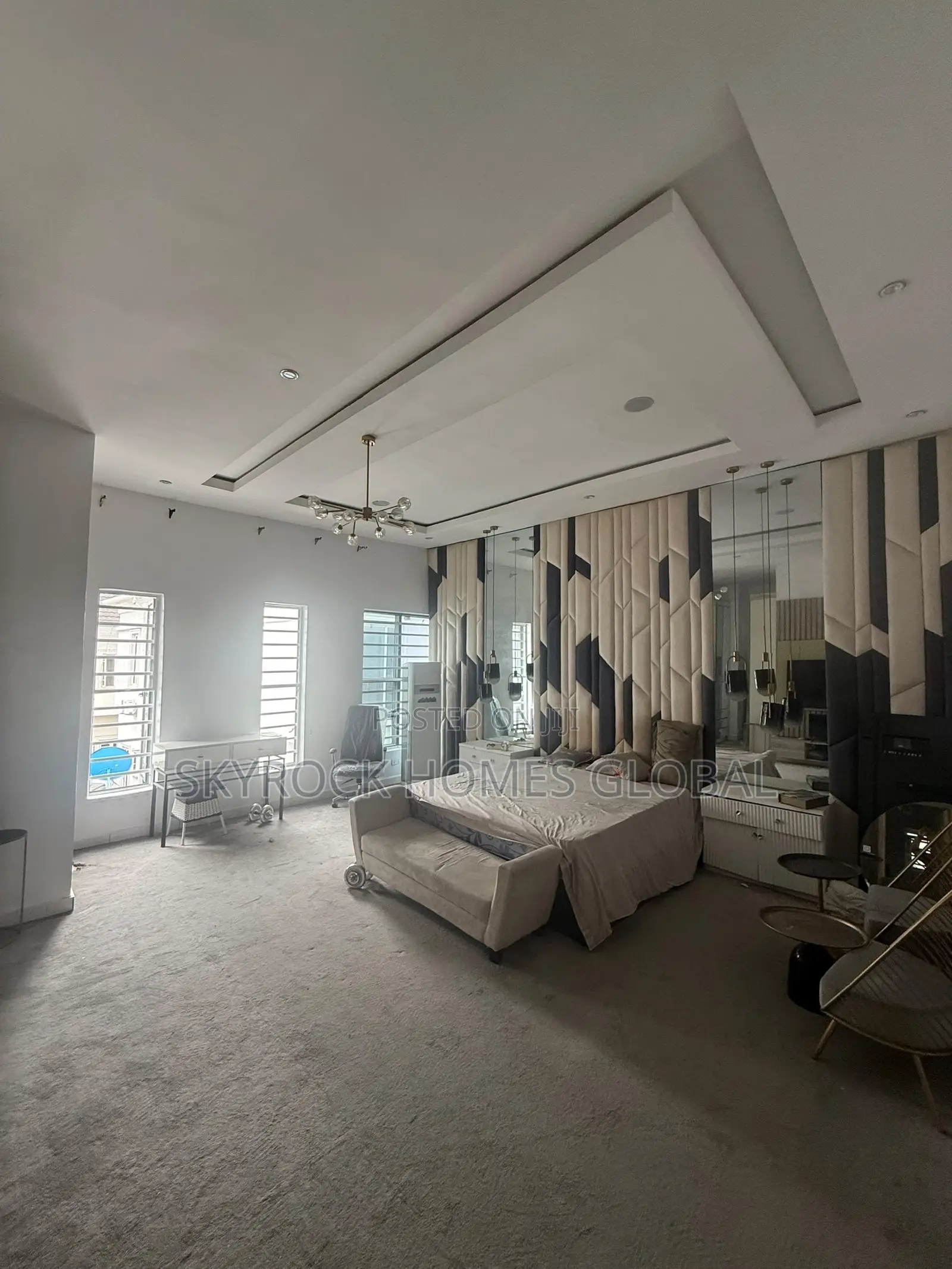 5bdrm Duplex in Lekki Phase 2 for rent