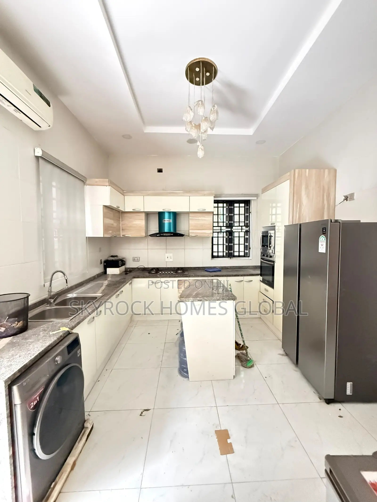5bdrm Duplex in Lekki Phase 2 for rent