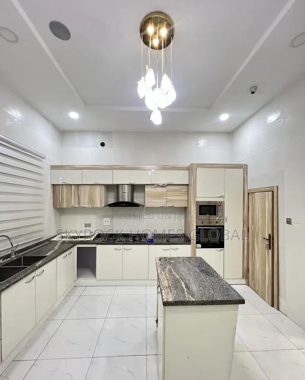 4bdrm Duplex in Lekki Phase 2 for rent