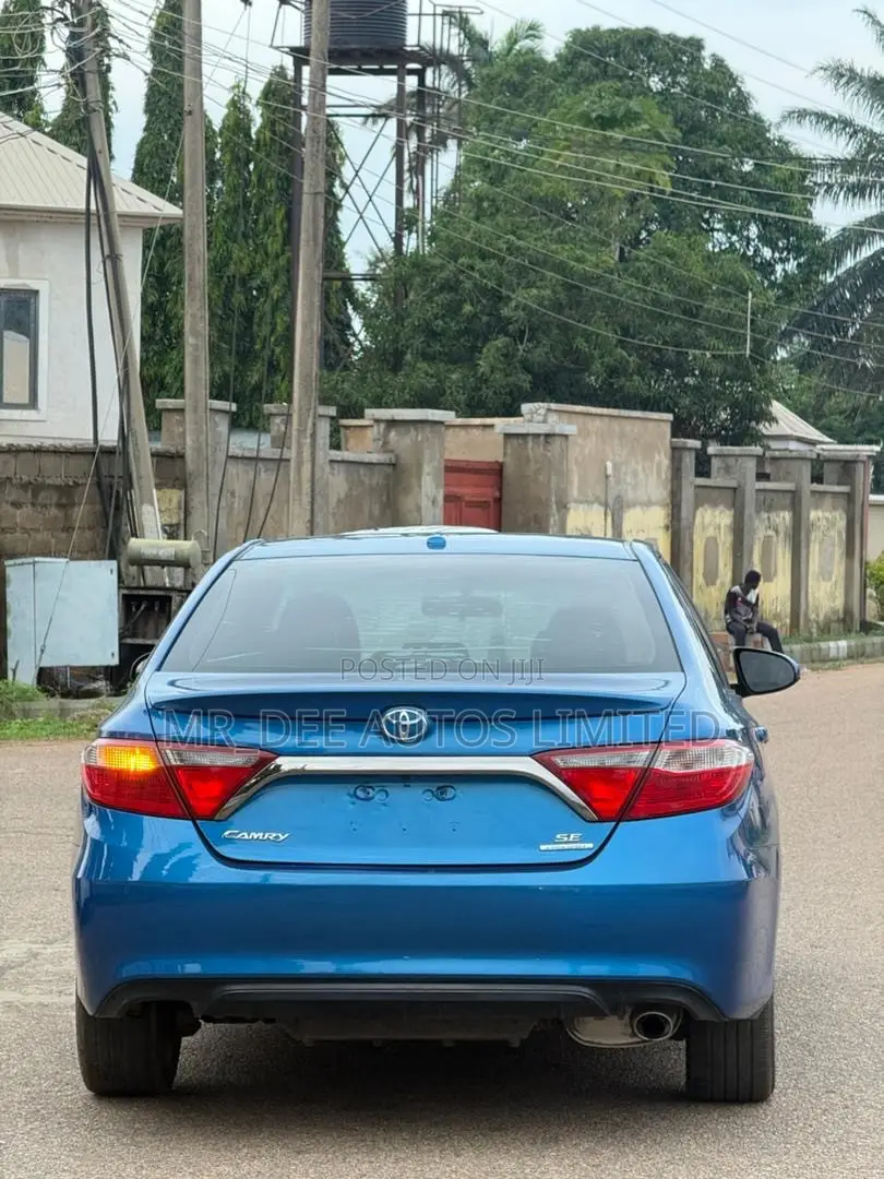 Toyota Camry 2016 Blue