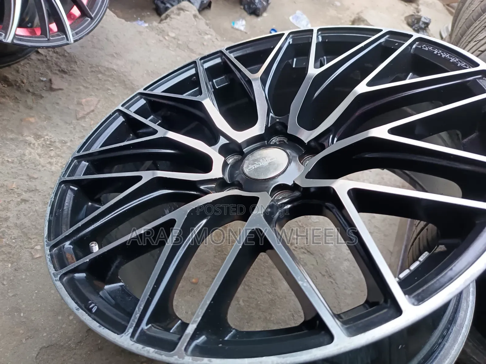 Basket Pure Black and Silver 19 Inch Alloy Wheels