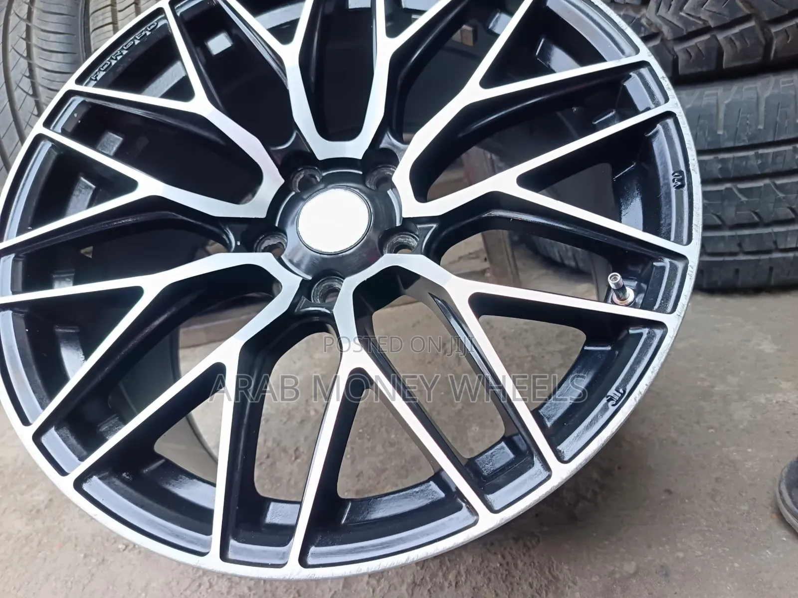Basket Pure Black and Silver 19 Inch Alloy Wheels