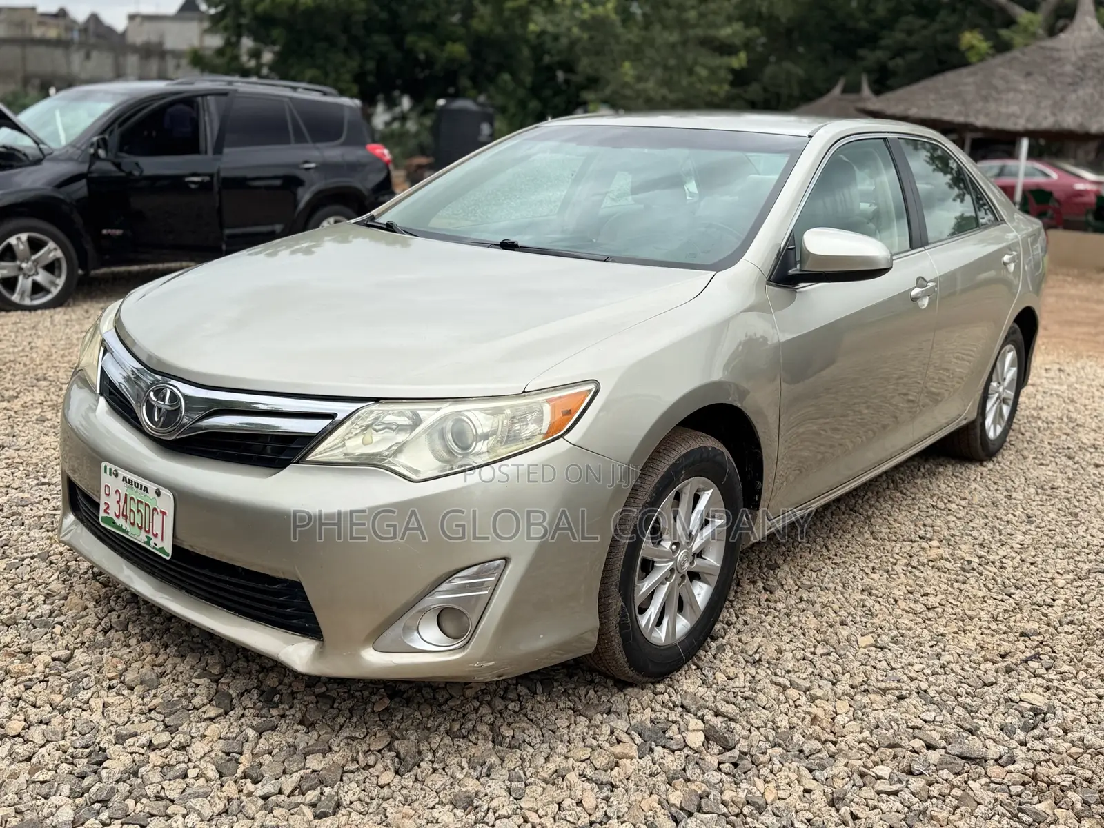 Toyota Camry LE 4dr Sedan (2.5L 4cyl 6A) 2013 Gold