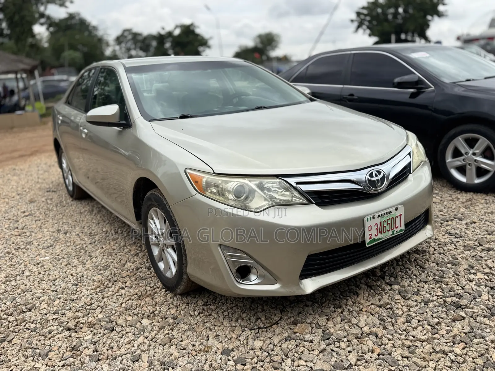 Toyota Camry LE 4dr Sedan (2.5L 4cyl 6A) 2013 Gold
