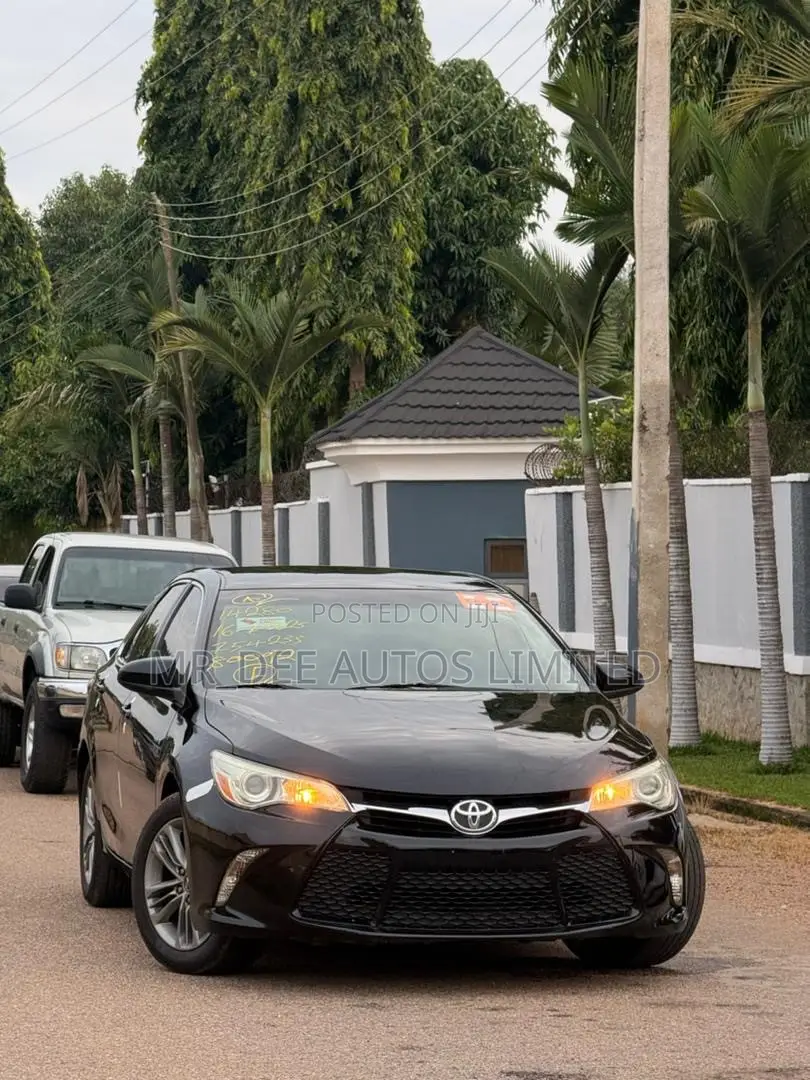 Toyota Camry 2016 Black