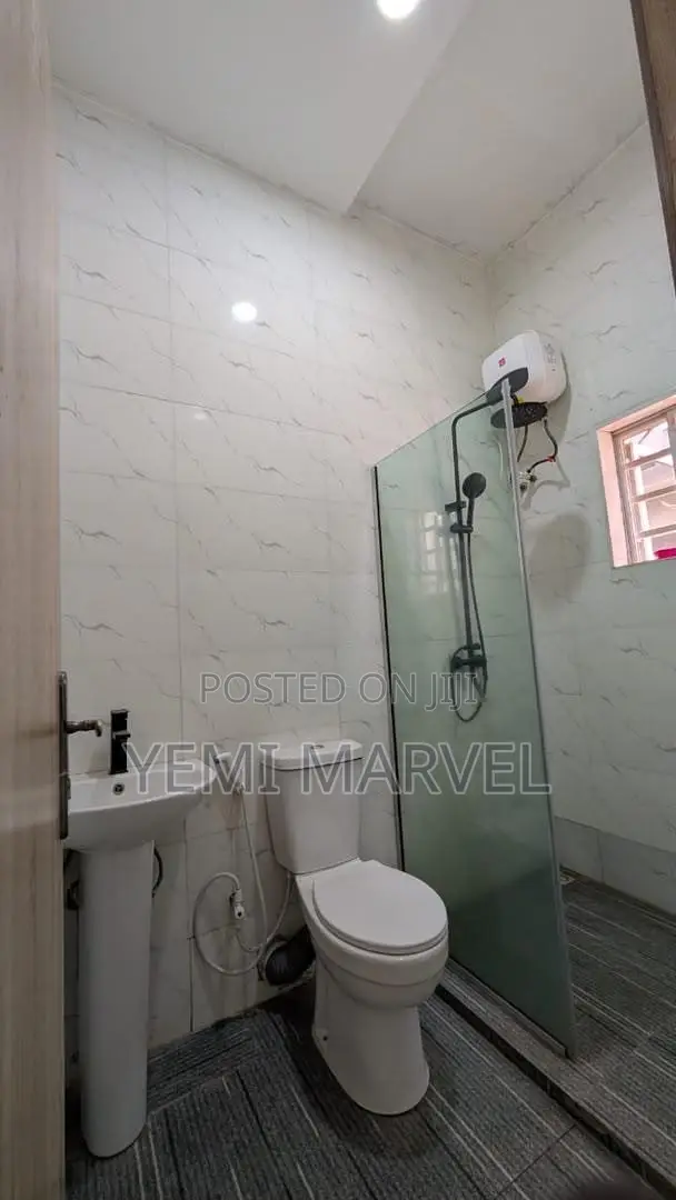 3bdrm Bungalow in Bashorun Housing for sale