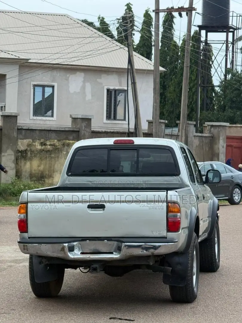 Toyota Tacoma 2004 Silver