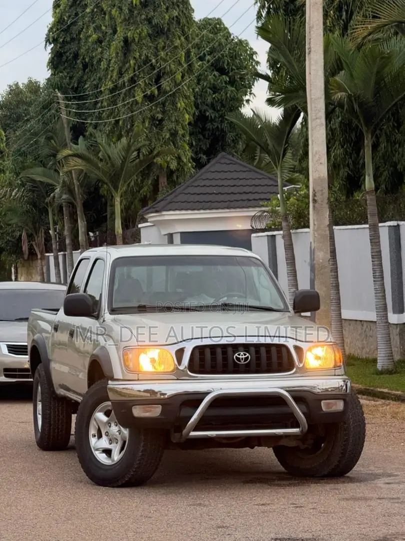 Toyota Tacoma 2004 Silver