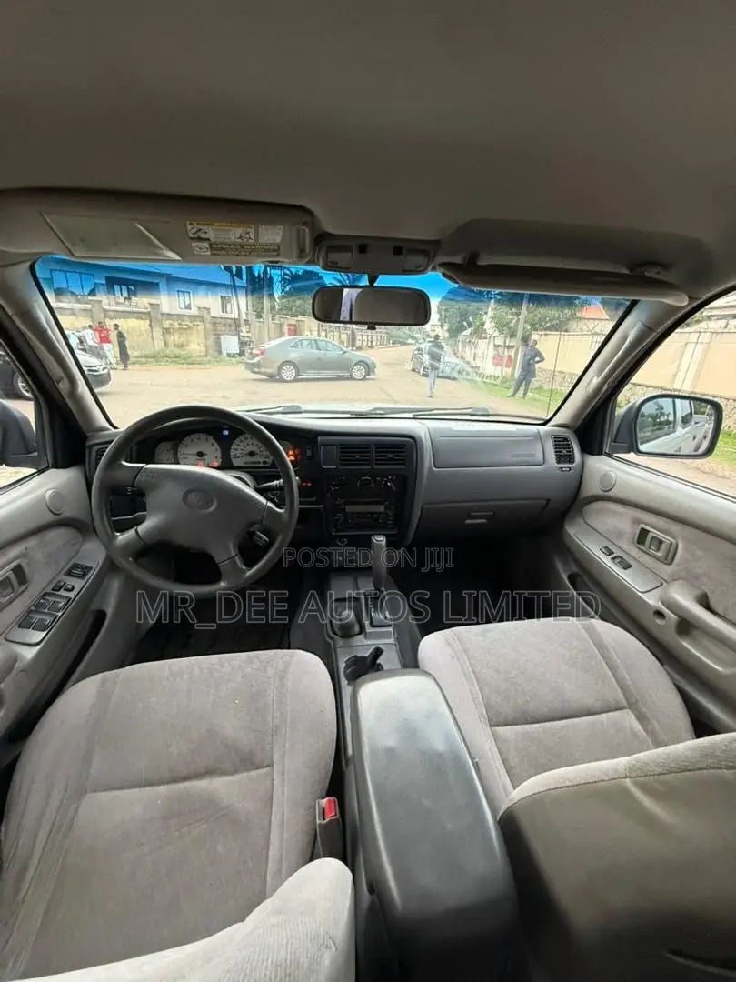 Toyota Tacoma 2004 Silver