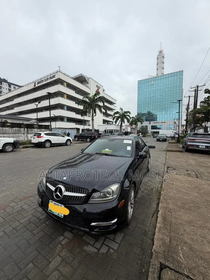 Mercedes-Benz C300 Luxury 4Matic Sedan AWD (3.5L 6cyl 7A) 2013 Black