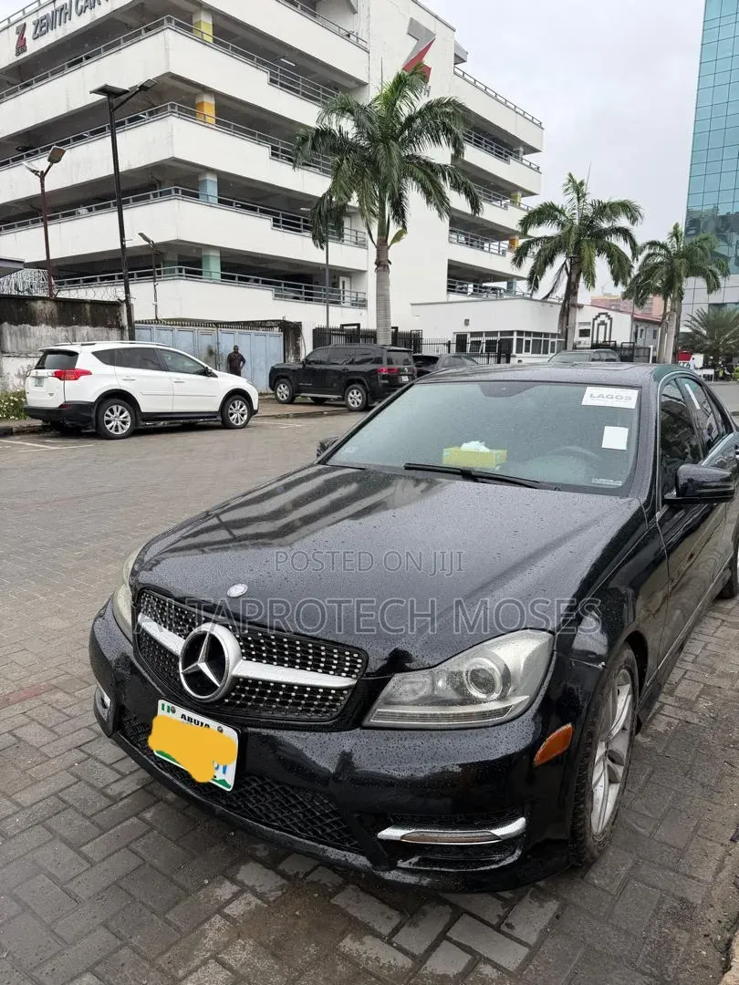 Mercedes-Benz C300 Luxury 4Matic Sedan AWD (3.5L 6cyl 7A) 2013 Black