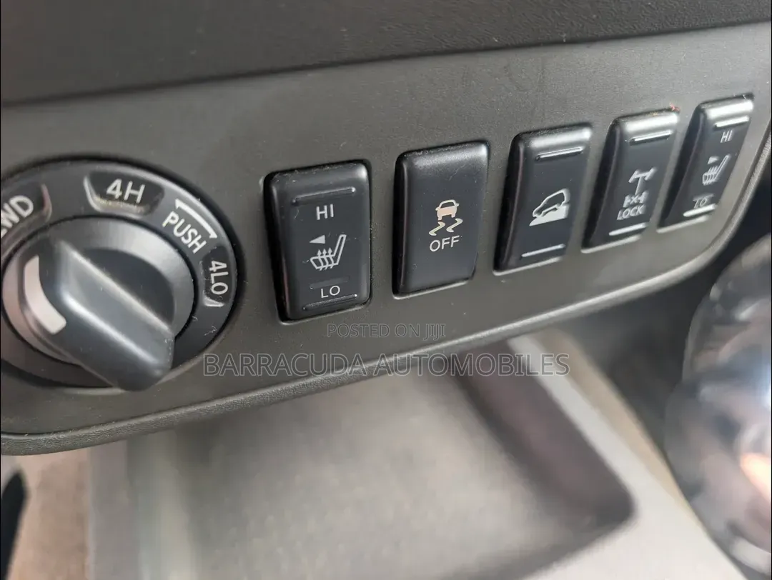 Nissan Frontier 2012 Silver