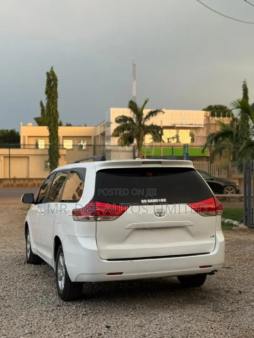 Toyota Sienna 2014 White